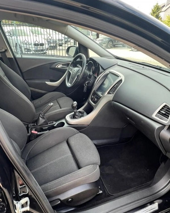 Opel Astra cena 26400 przebieg: 180000, rok produkcji 2010 z Jabłonowo Pomorskie małe 172